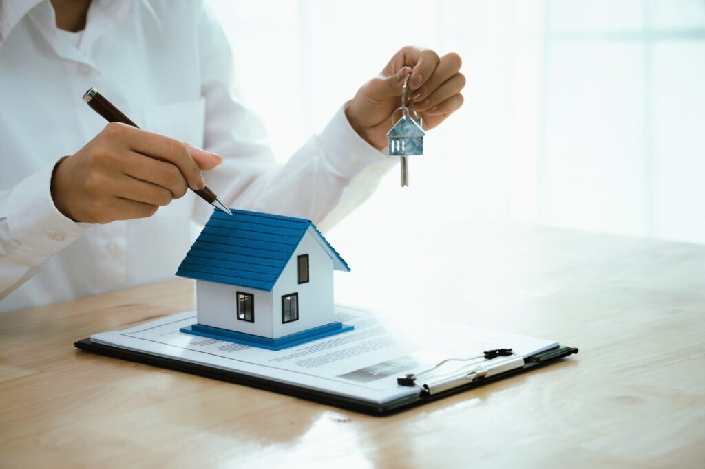 Selling a House After a Long Vacancy Without Making Repairs First